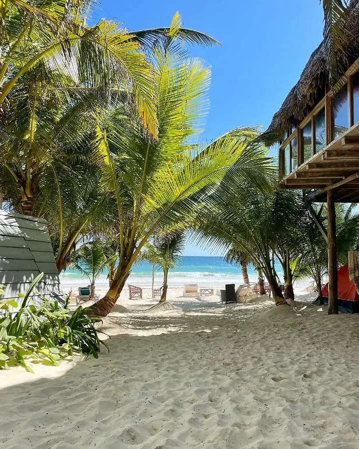 Chavez Eco Beach Camping&Cabañas Tulum